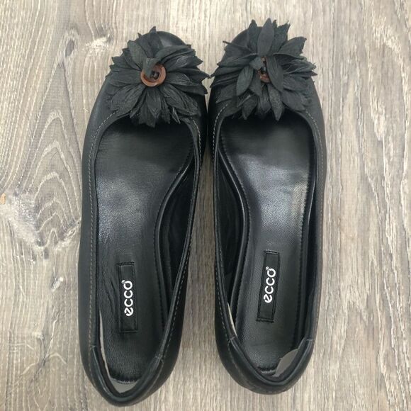 Ecco Black Leather Keystone Flower Slip-On Flats Shoes Women Size 38 EU 7-7.5 US - Picture 6 of 10